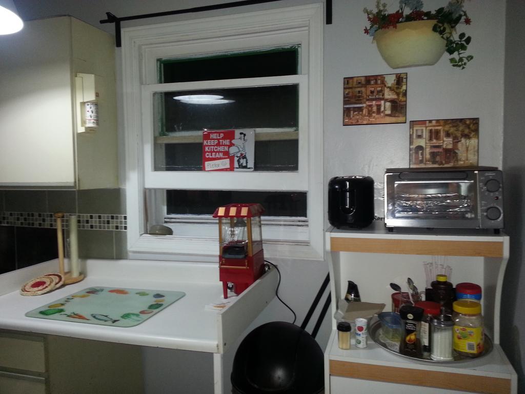 Hamilton West Lodge Bagian luar foto